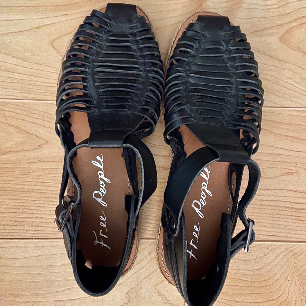 Free people sandals. Size 40.